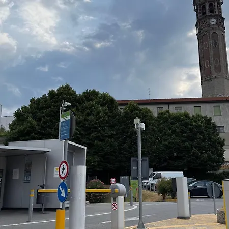 A Pochi Passi Dal Vista Vicolo